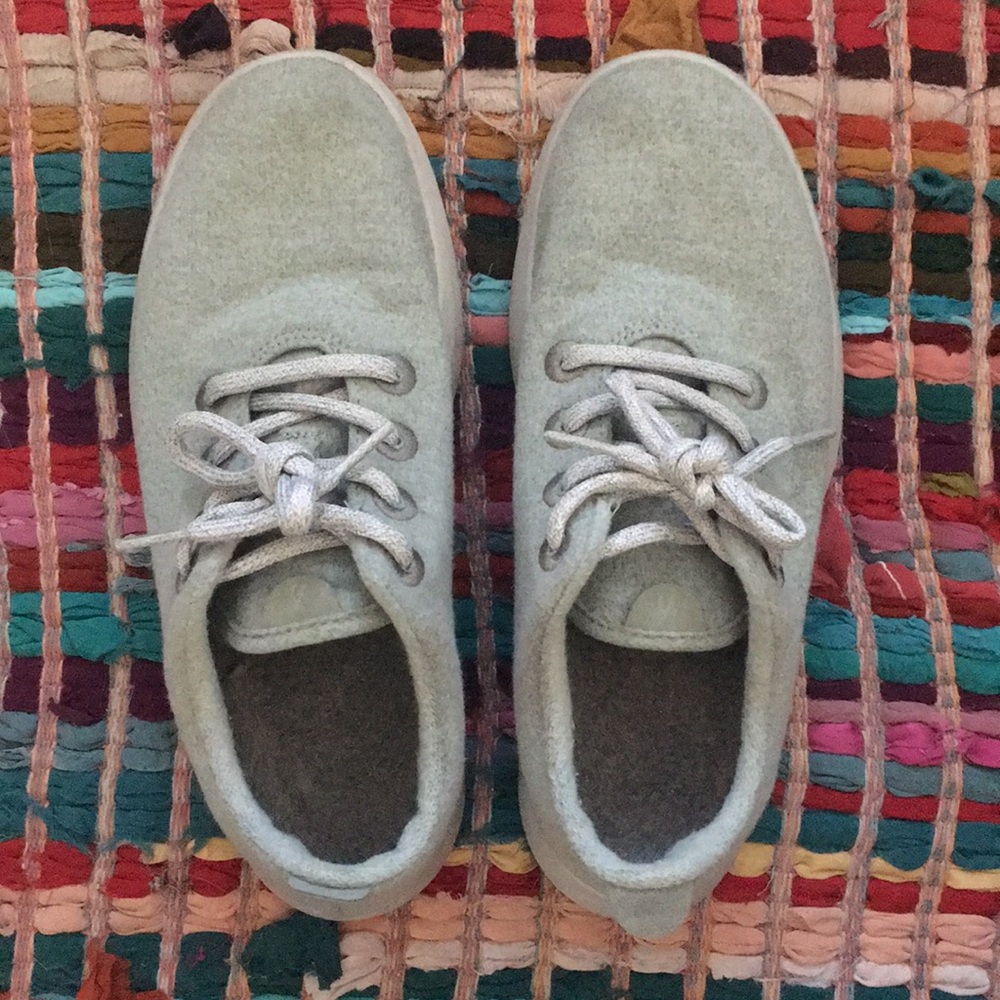 Like-new mint green Allbirds Wool Runners